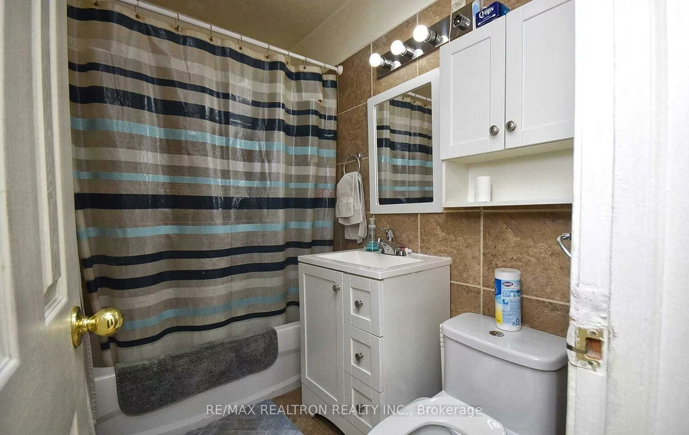 382, Drewry, Newtonbrook West, Toronto