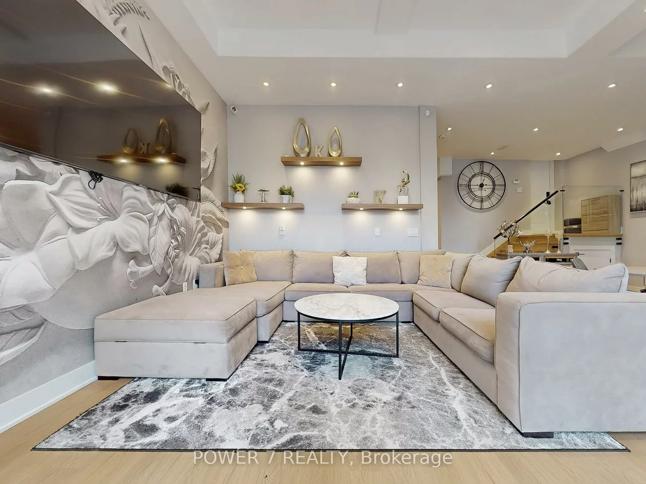 34, Dresden, Clanton Park, Toronto