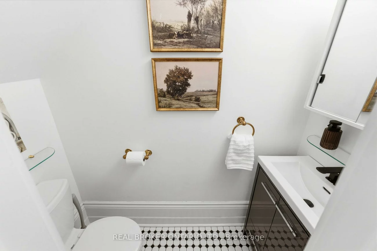 360, Wellesley, Cabbagetown-South St. James Town, Toronto