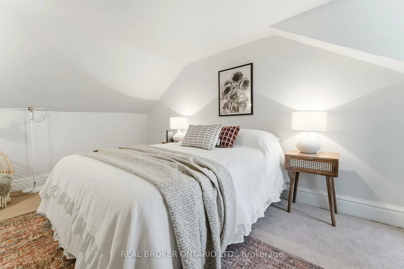 360, Wellesley, Cabbagetown-South St. James Town, Toronto