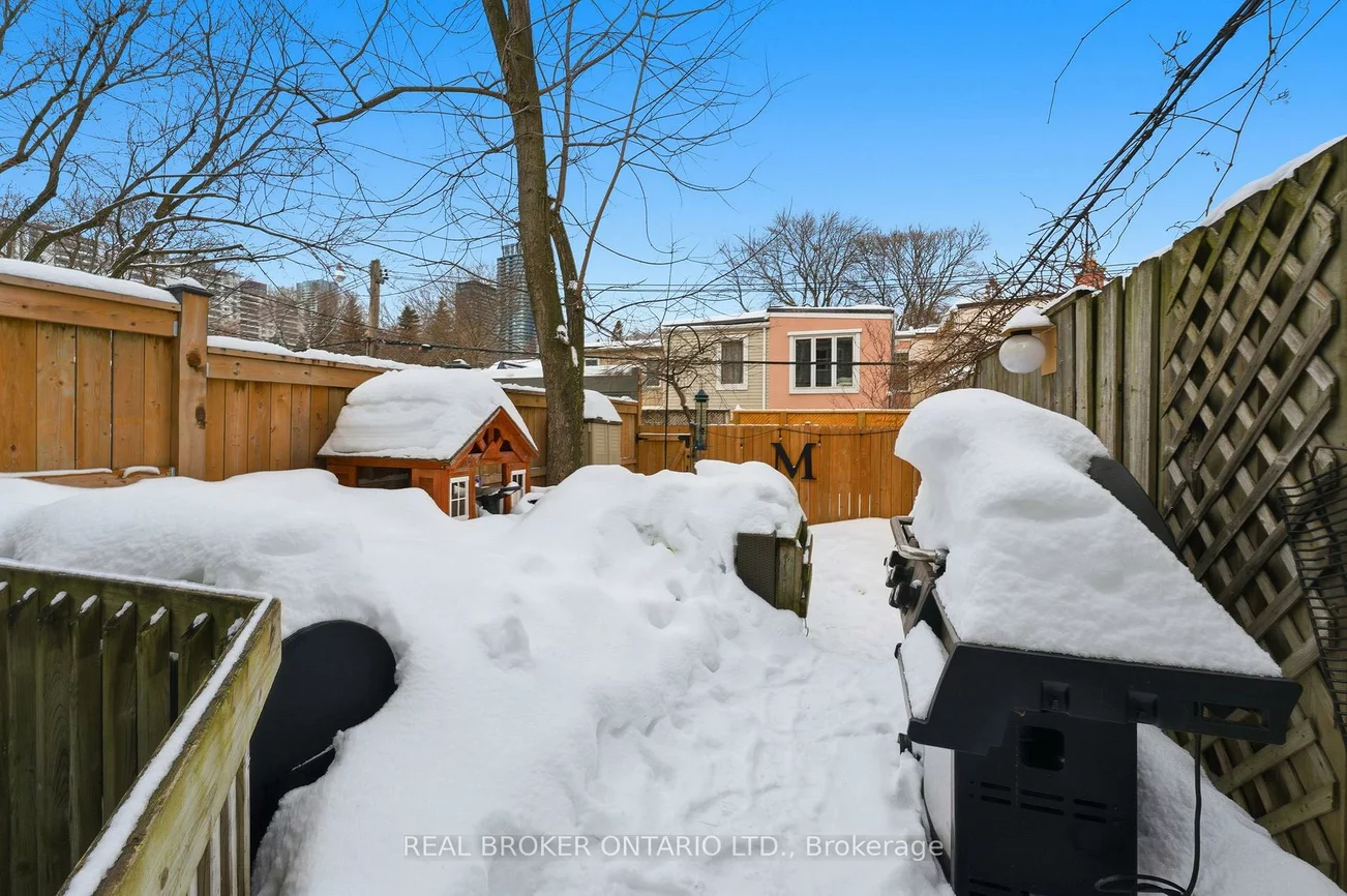 360, Wellesley, Cabbagetown-South St. James Town, Toronto