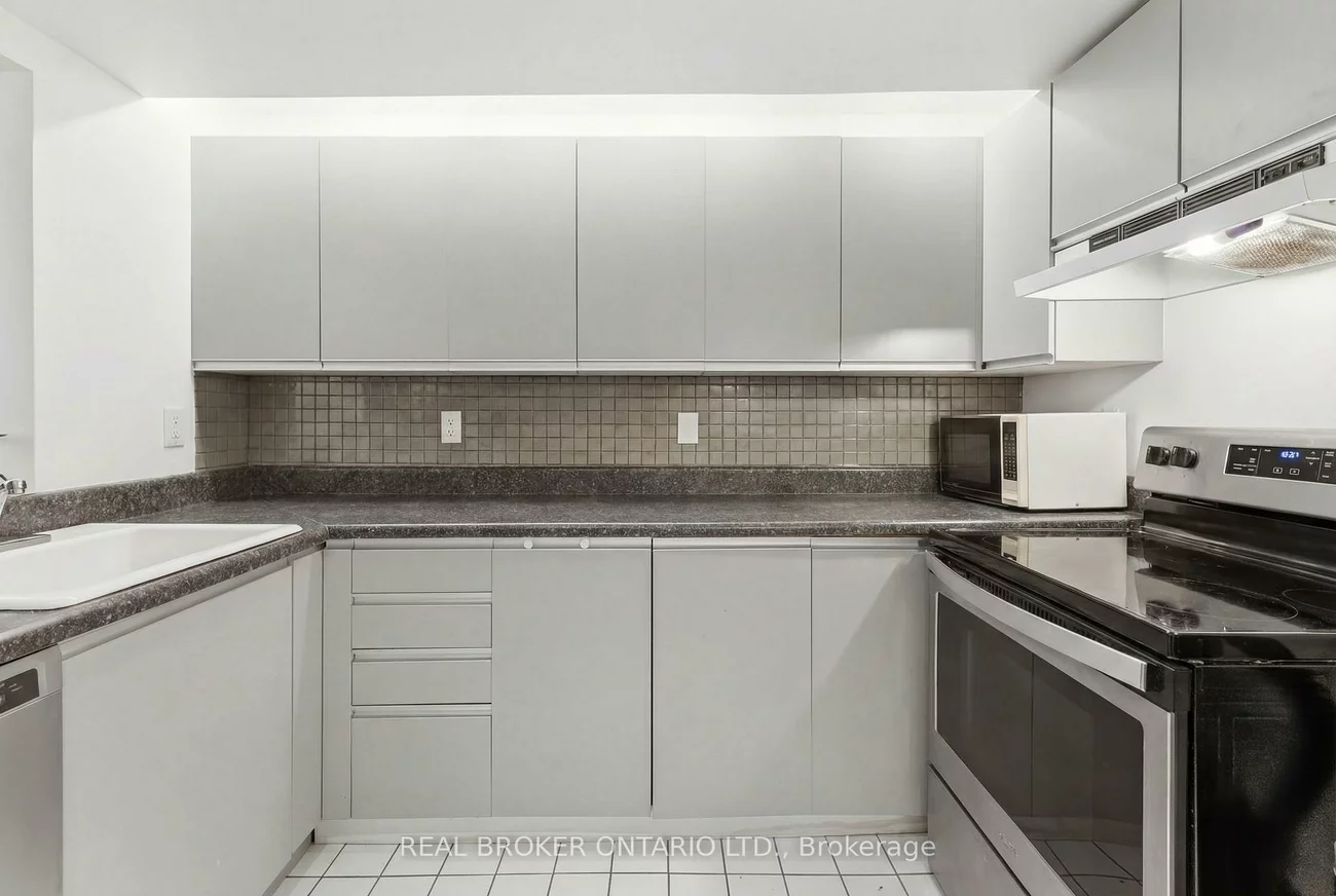 360, Wellesley, Cabbagetown-South St. James Town, Toronto