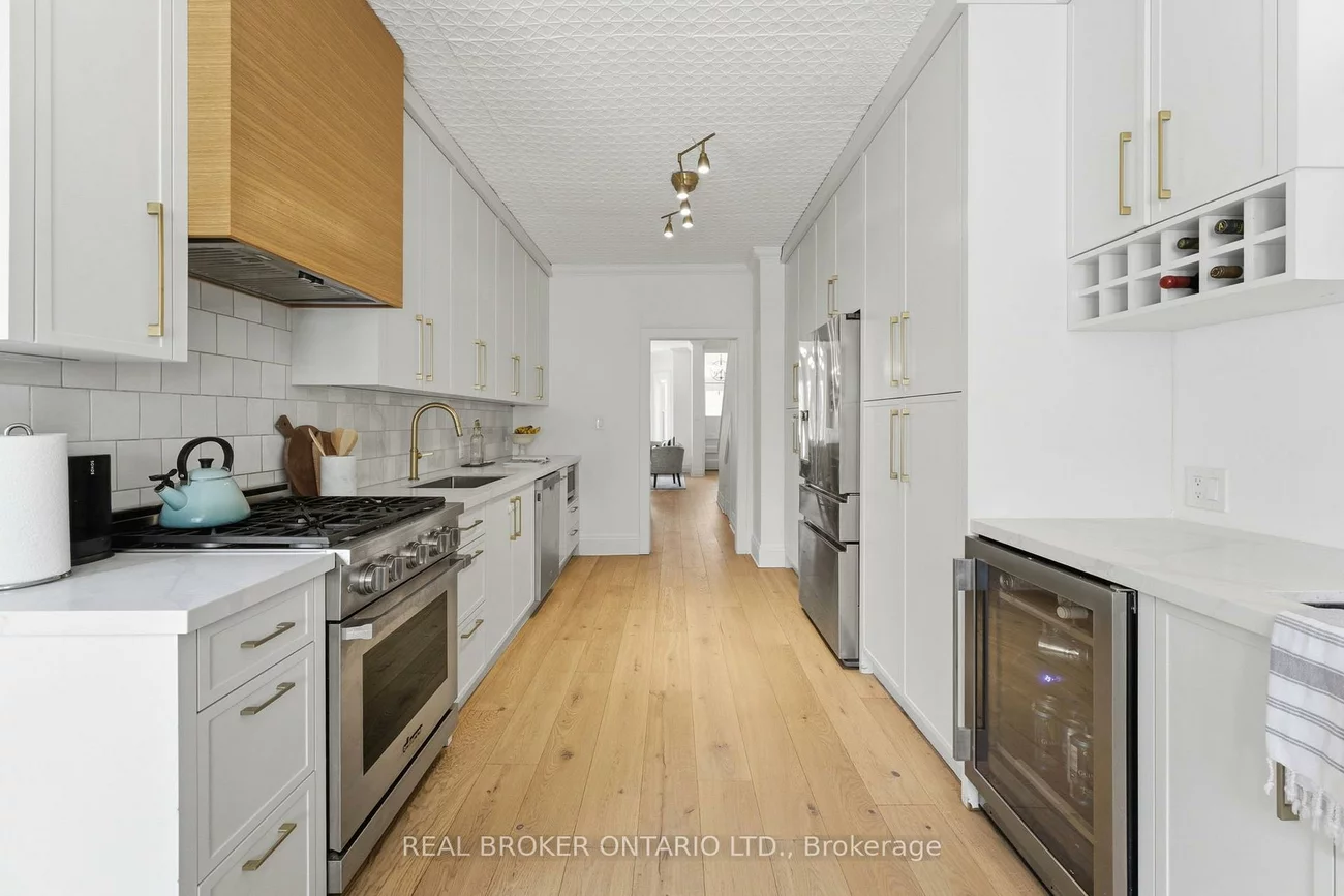 360, Wellesley, Cabbagetown-South St. James Town, Toronto