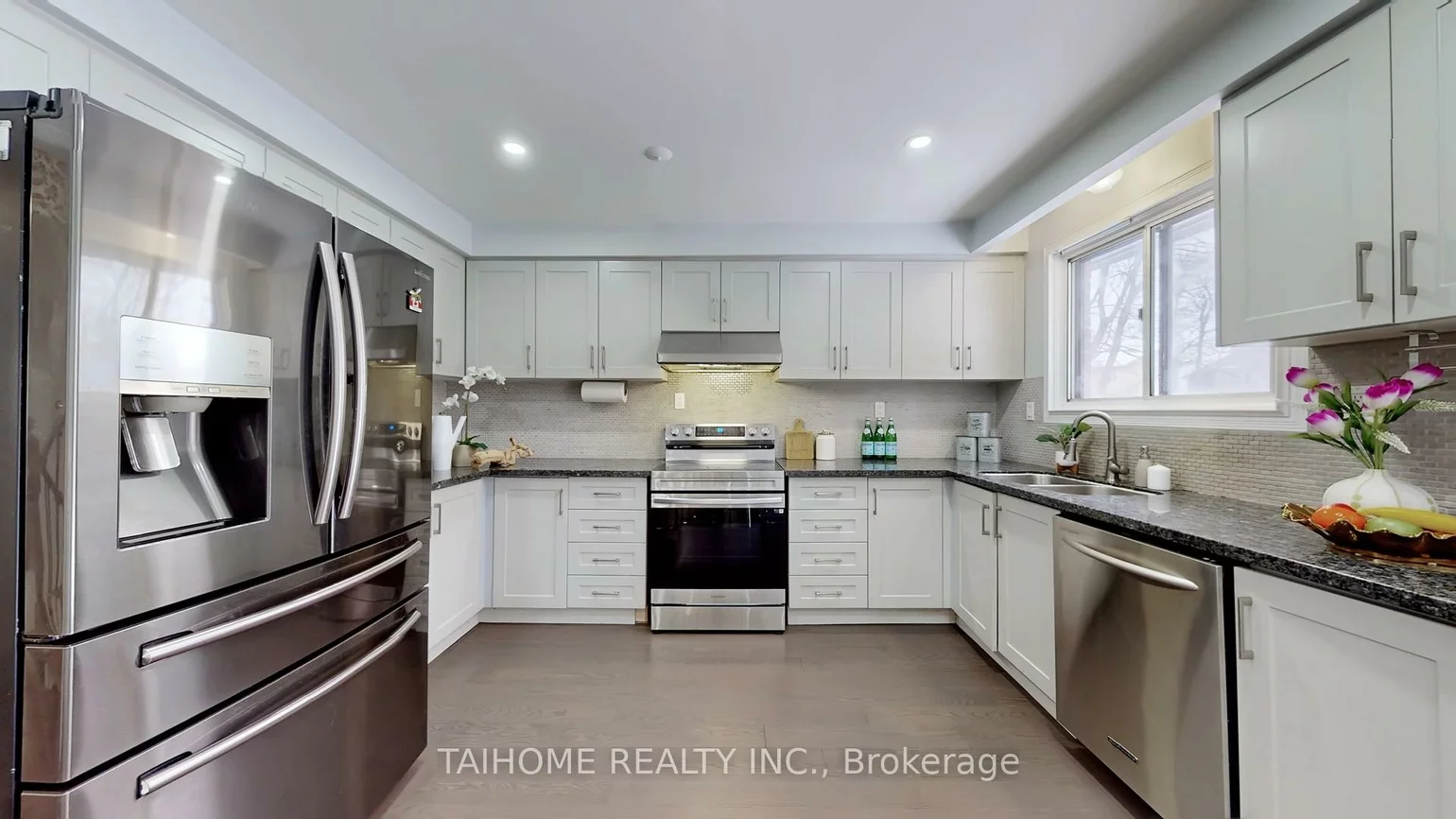 10, Centurion, Bayview Woods-Steeles, Toronto