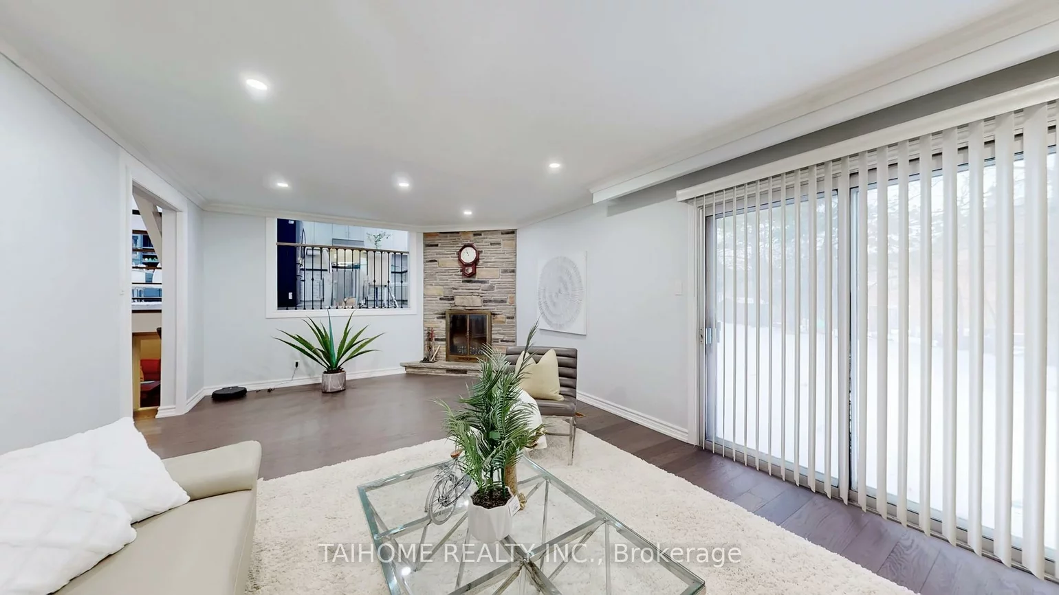 10, Centurion, Bayview Woods-Steeles, Toronto