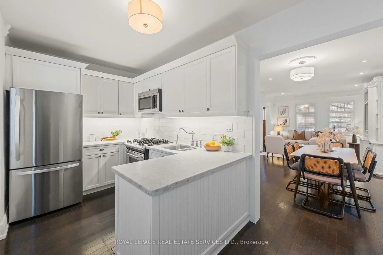 20, Roslin, Lawrence Park North, Toronto