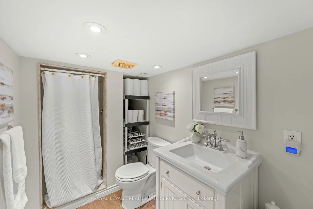 20, Roslin, Lawrence Park North, Toronto