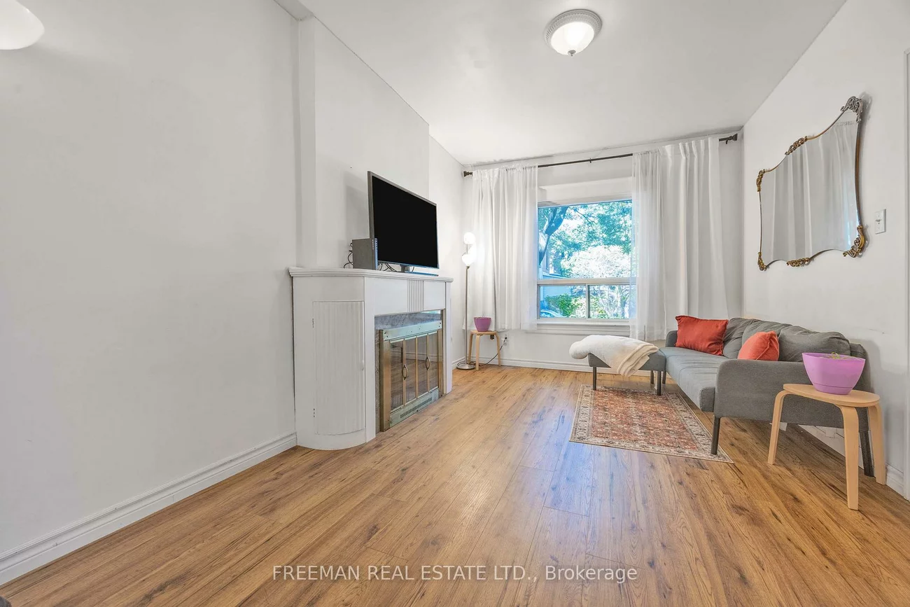 21, London, Annex, Toronto