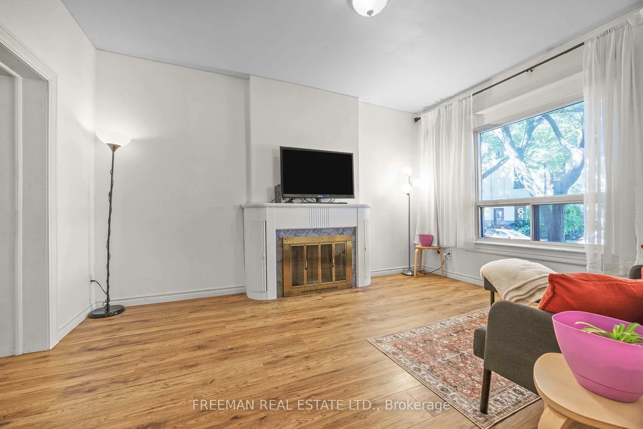 21, London, Annex, Toronto