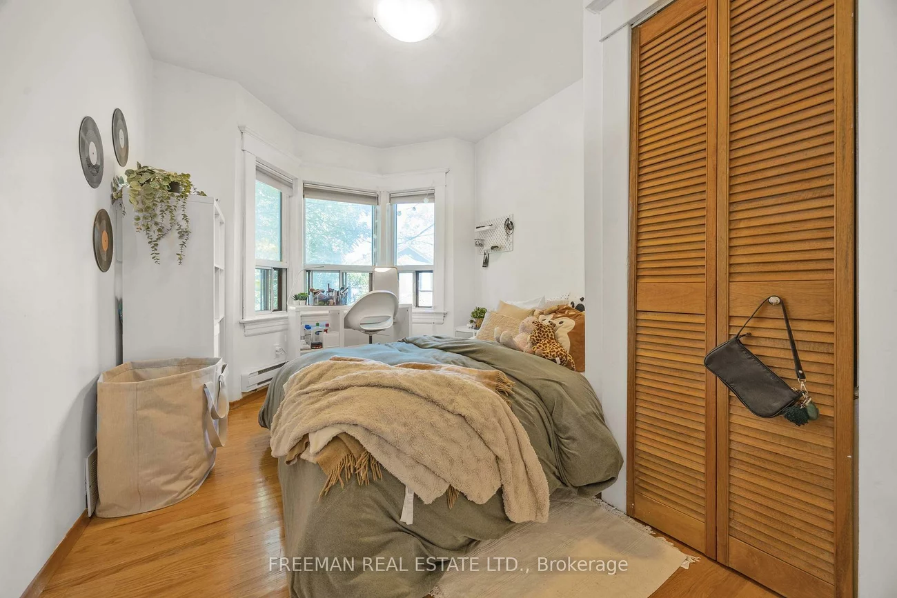 21, London, Annex, Toronto