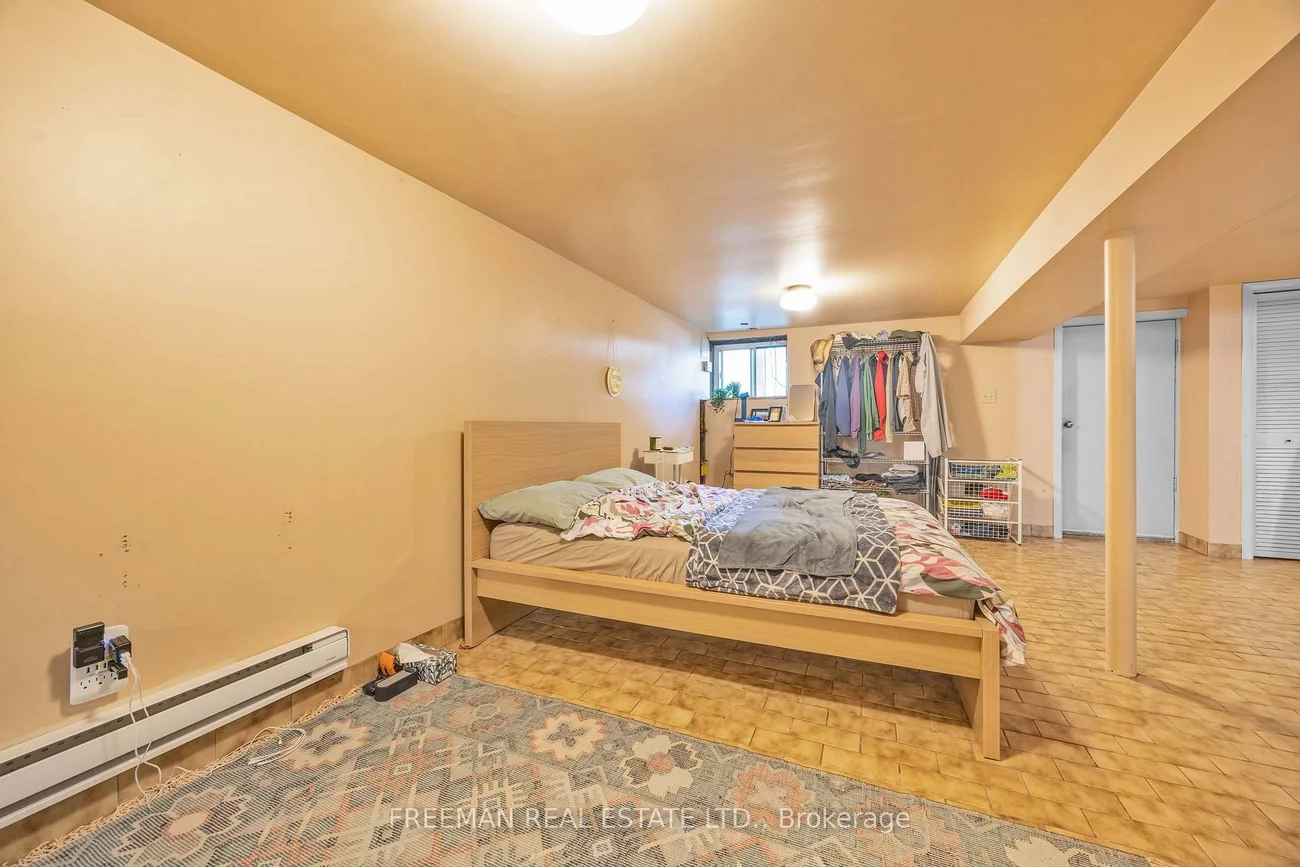 21, London, Annex, Toronto