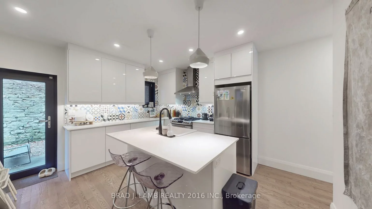 1558, A Davenport, Wychwood, Toronto