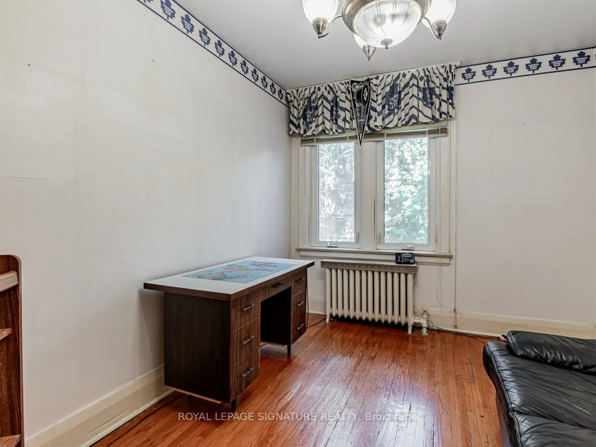 55, Pinewood, Humewood-Cedarvale, Toronto