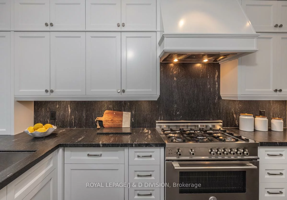 36, Gibson, Rosedale-Moore Park, Toronto