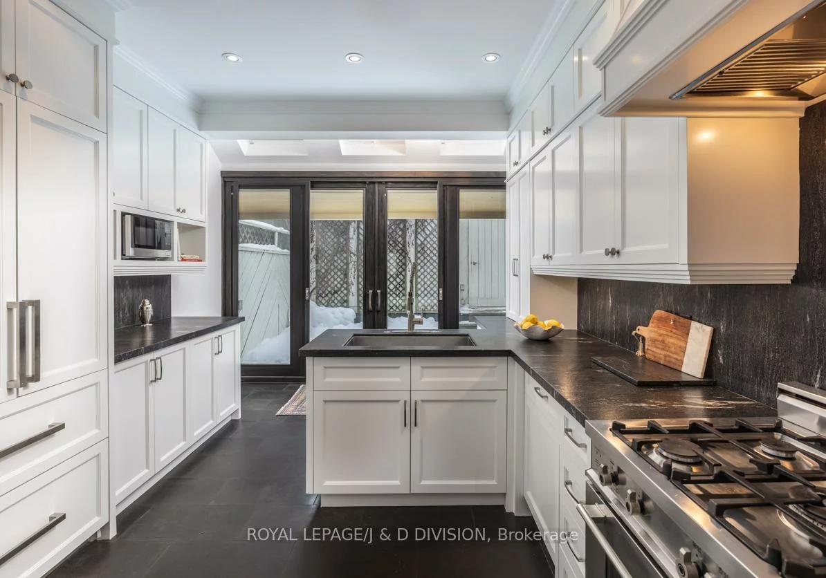 36, Gibson, Rosedale-Moore Park, Toronto