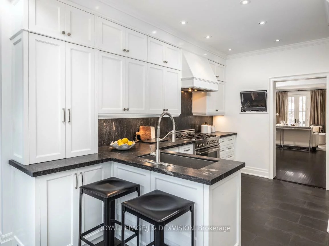 36, Gibson, Rosedale-Moore Park, Toronto