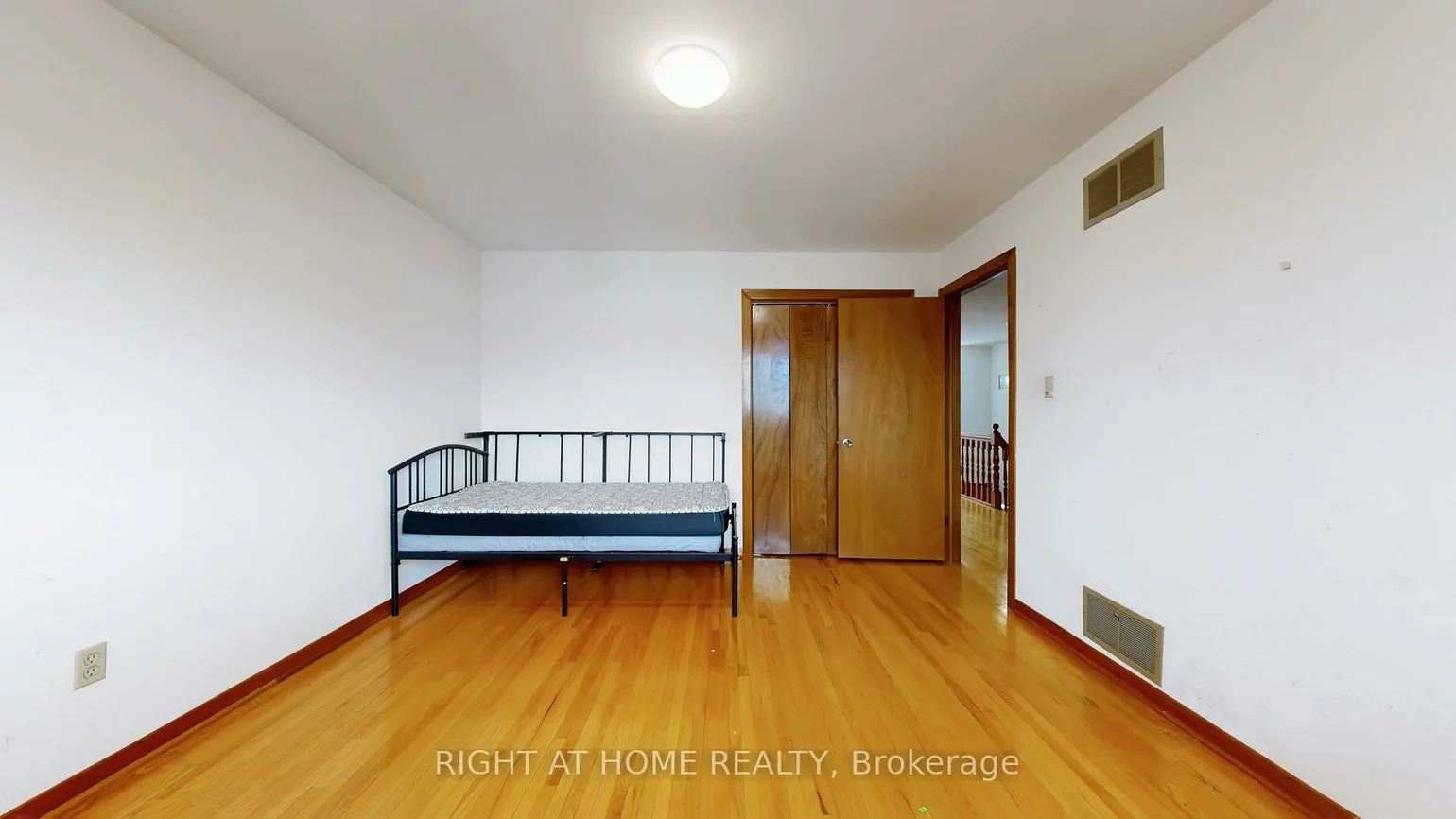 94, Madawaska, Newtonbrook East, Toronto