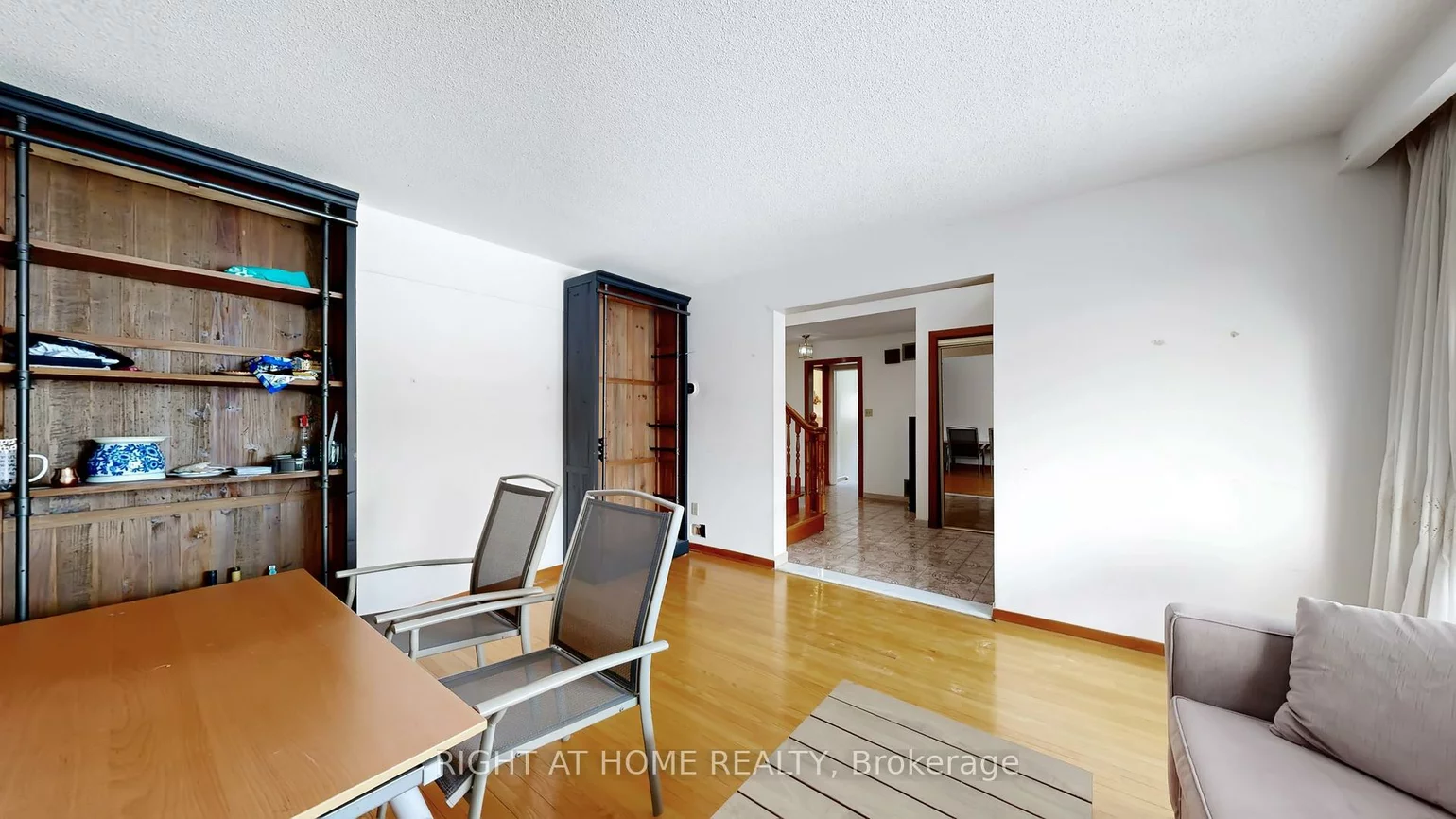 94, Madawaska, Newtonbrook East, Toronto