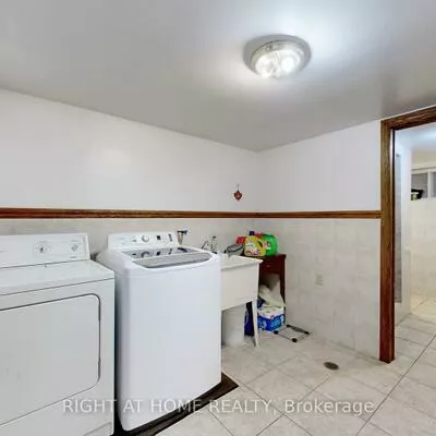 94, Madawaska, Newtonbrook East, Toronto