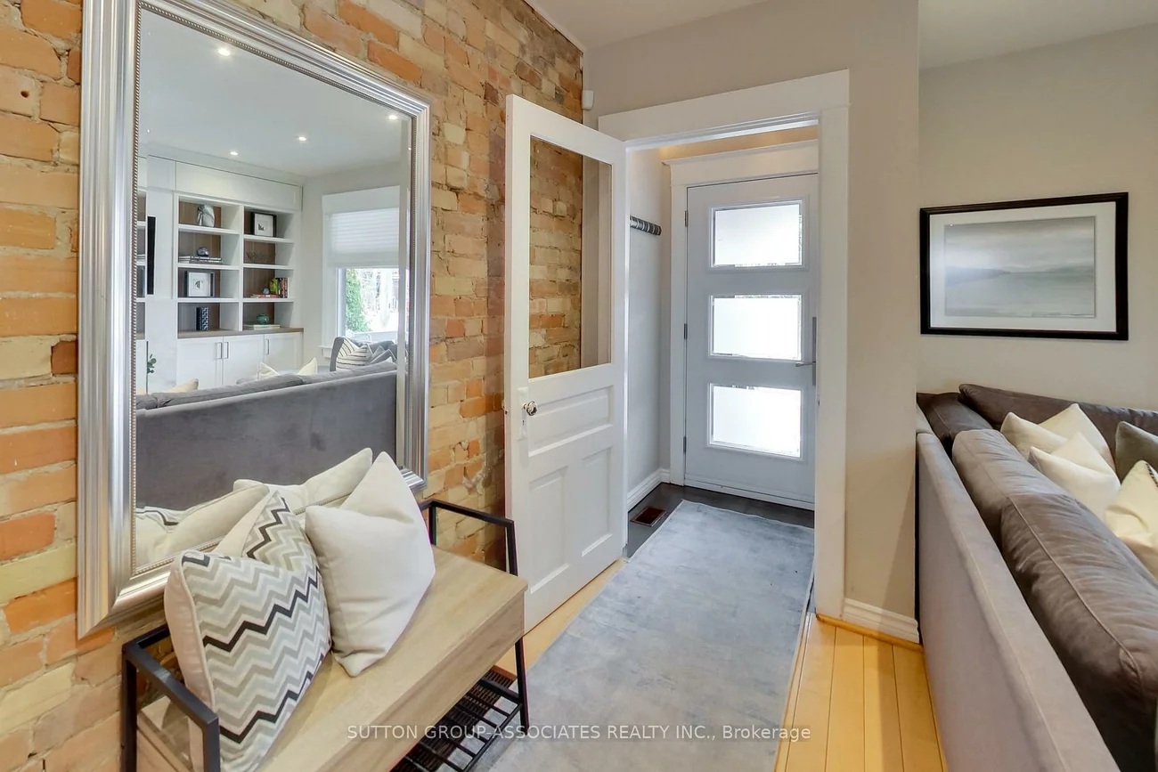 75, Arlington, Wychwood, Toronto