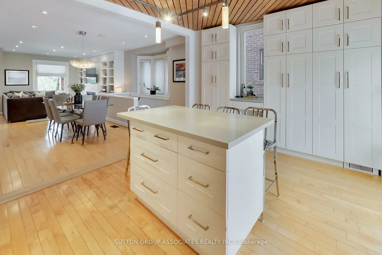 75, Arlington, Wychwood, Toronto