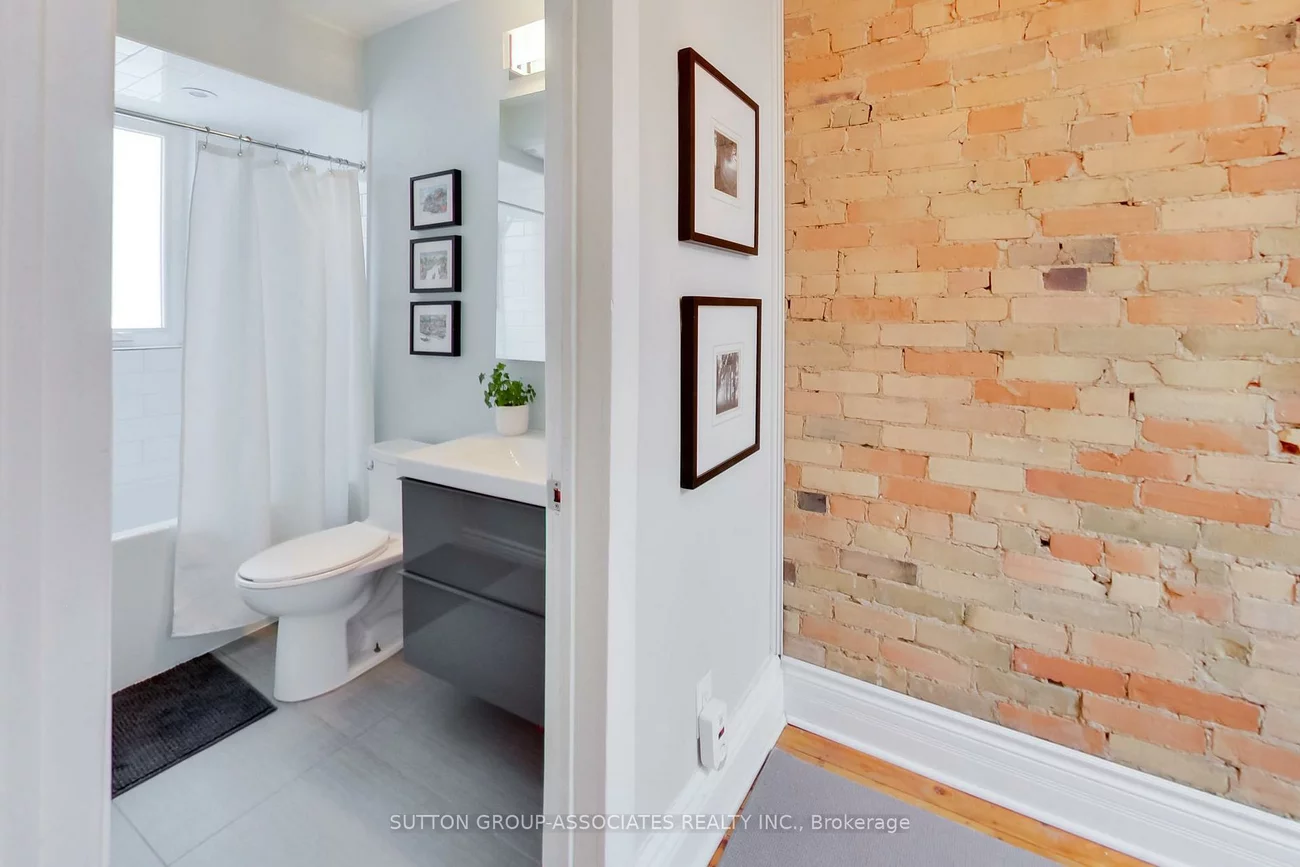 75, Arlington, Wychwood, Toronto