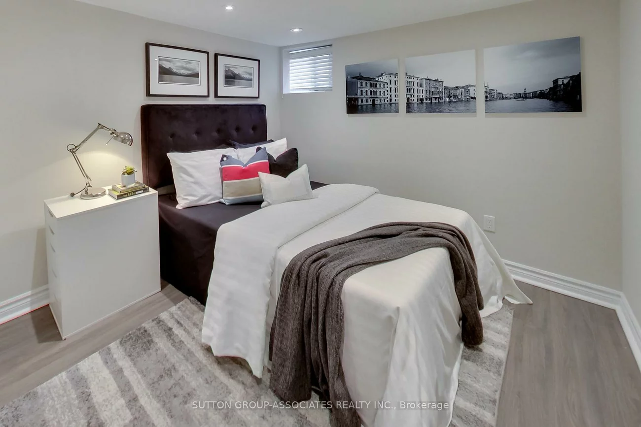 75, Arlington, Wychwood, Toronto