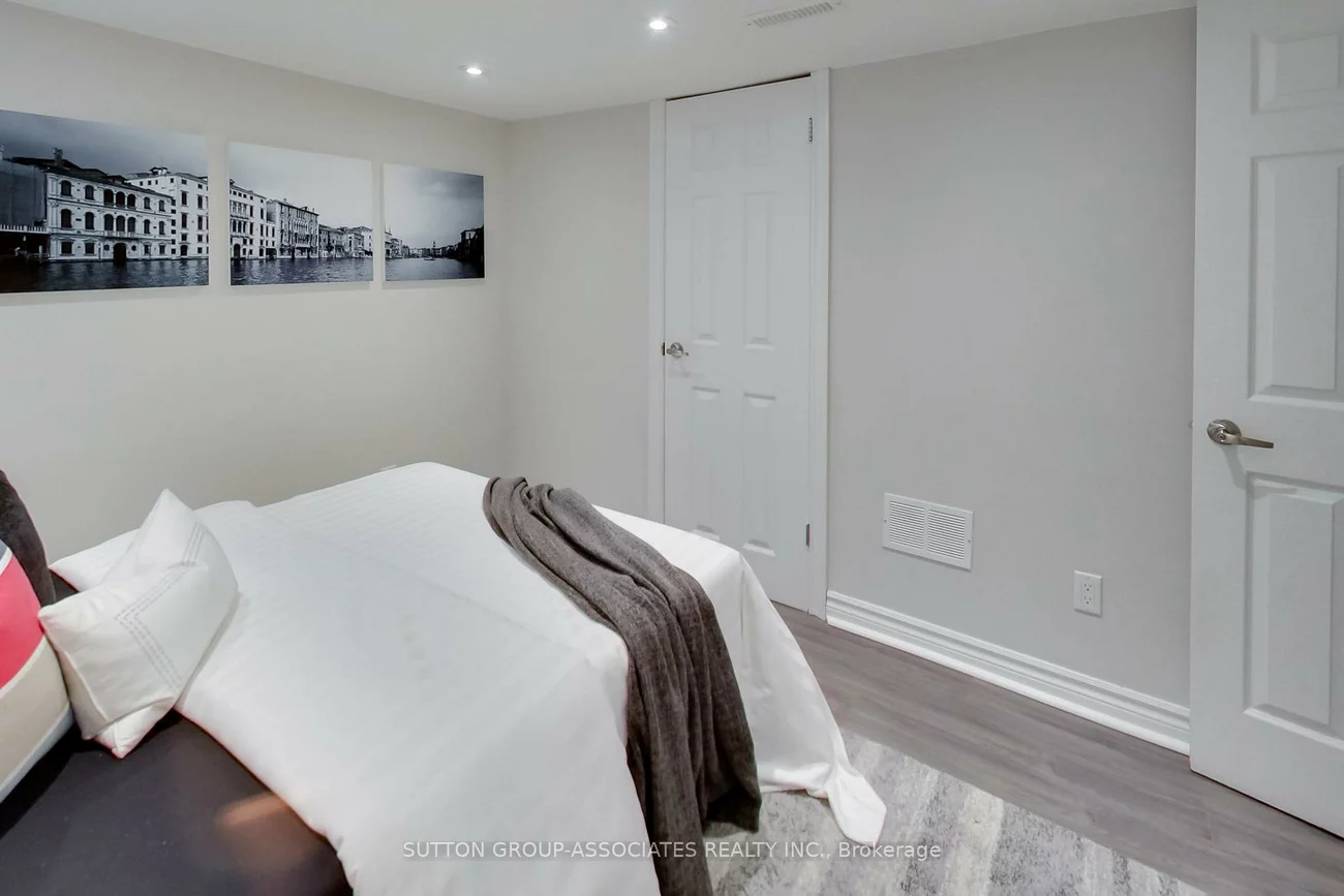 75, Arlington, Wychwood, Toronto