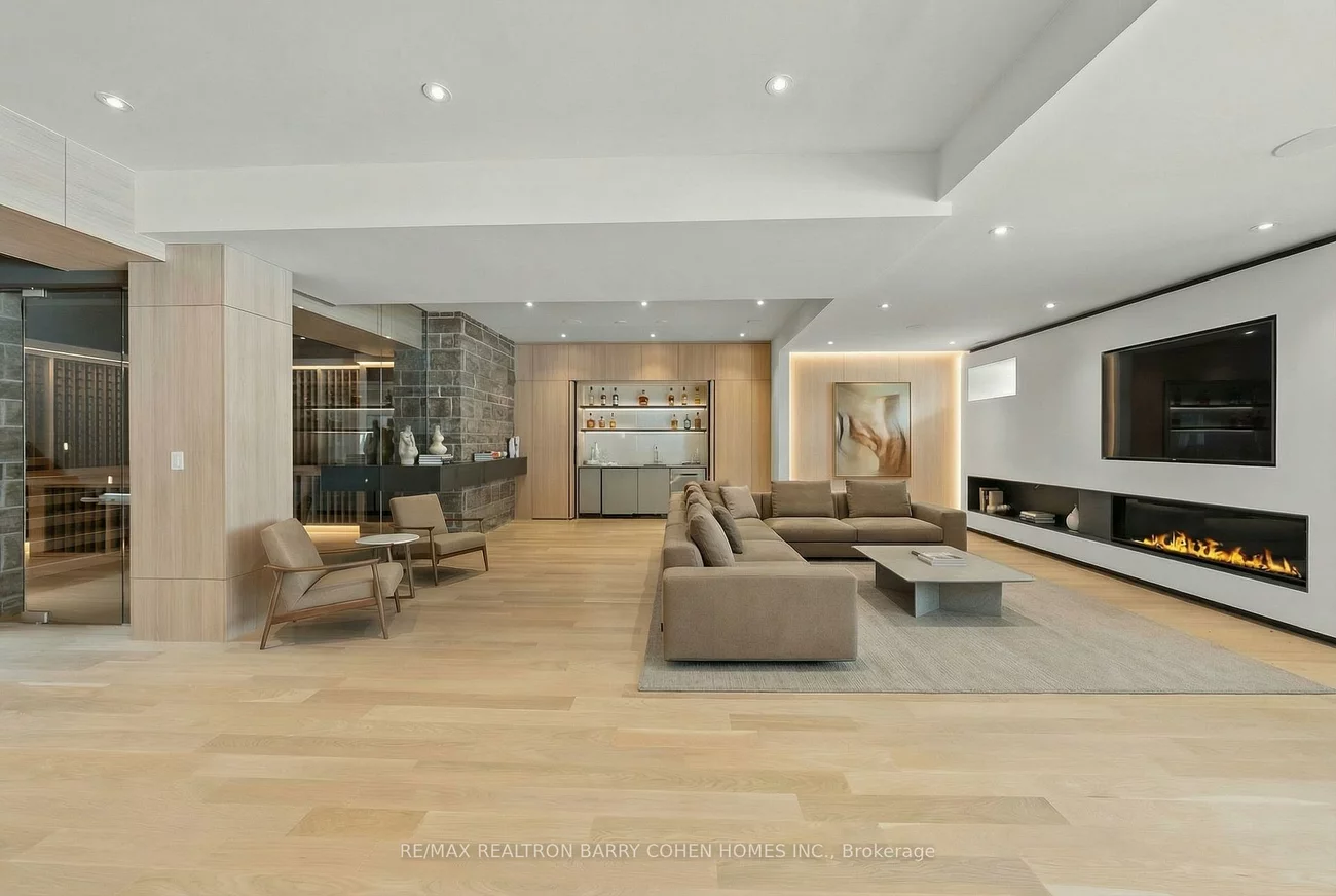 103, Old Colony, St. Andrew-Windfields, Toronto