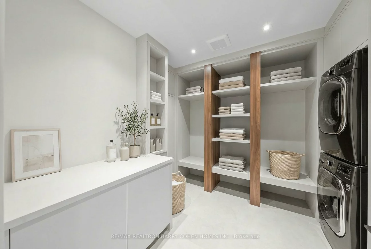 103, Old Colony, St. Andrew-Windfields, Toronto