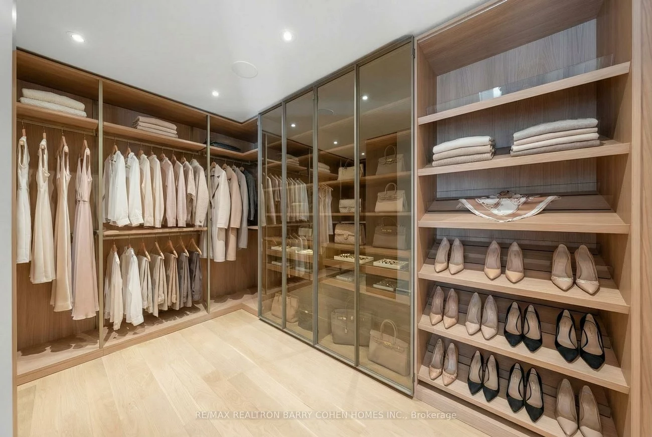 103, Old Colony, St. Andrew-Windfields, Toronto