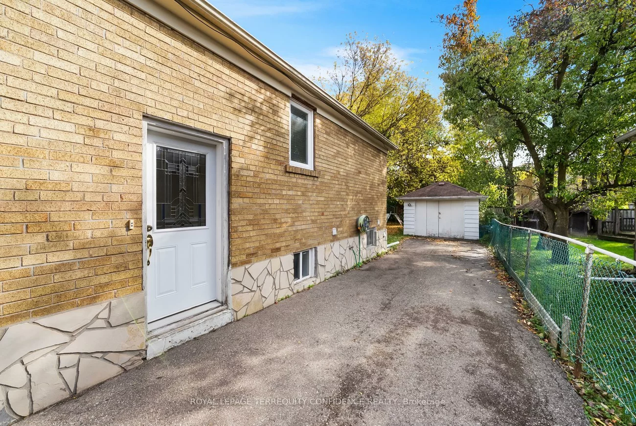 69, Nipigon, Newtonbrook East, Toronto