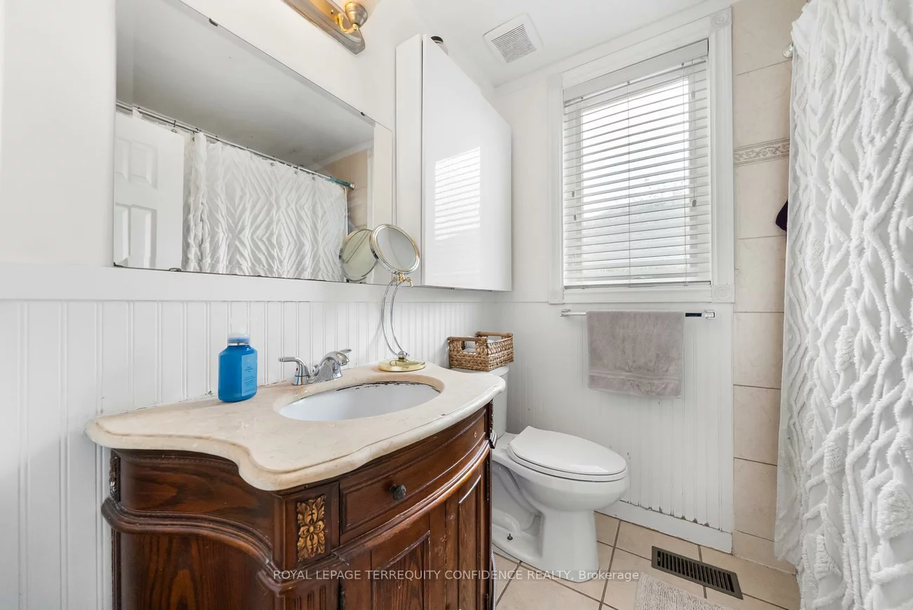 69, Nipigon, Newtonbrook East, Toronto