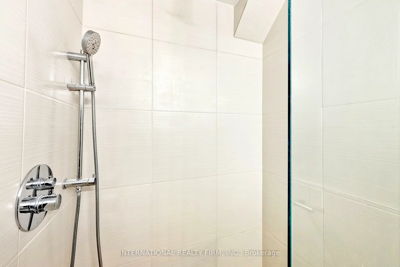 20, Blairville, Bathurst Manor, Toronto