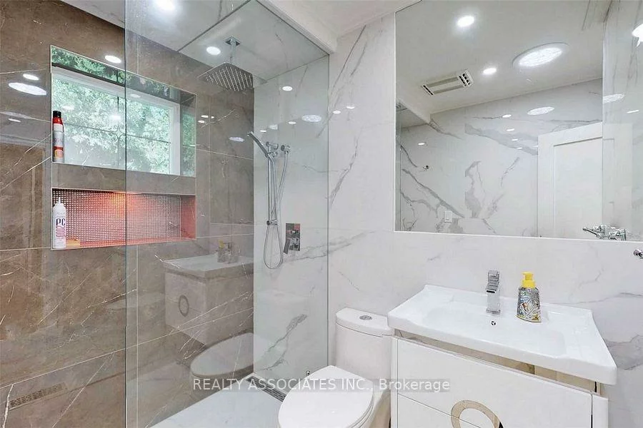 21, Burleigh Heights, Bayview Village, Toronto