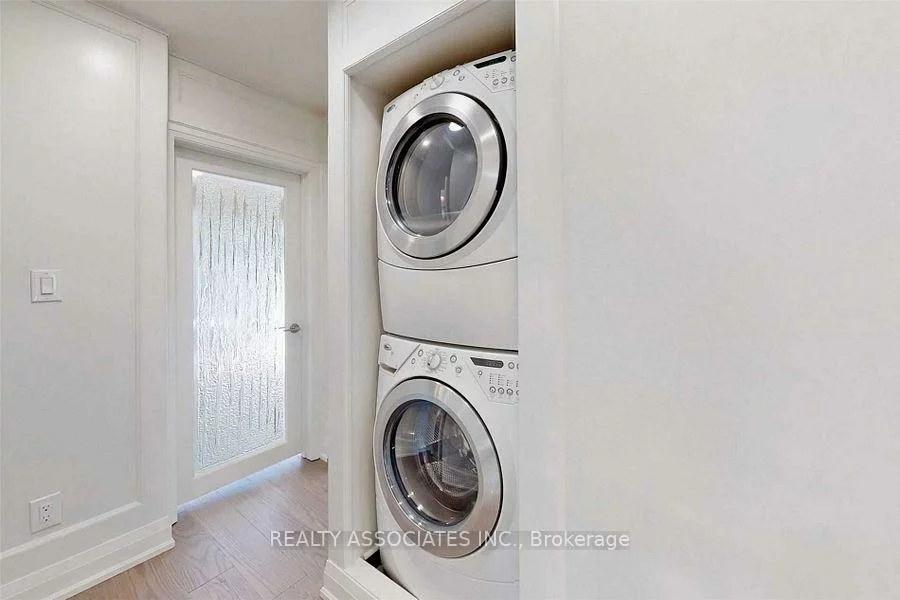 21, Burleigh Heights, Bayview Village, Toronto