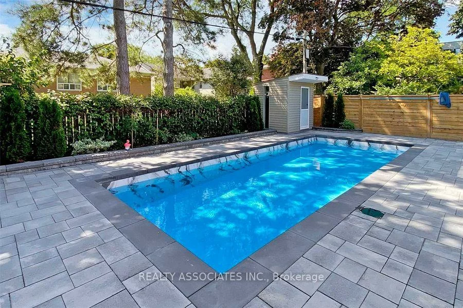 21, Burleigh Heights, Bayview Village, Toronto