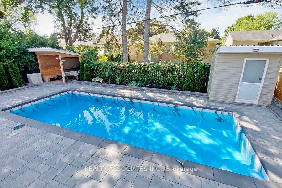 21, Burleigh Heights, Bayview Village, Toronto