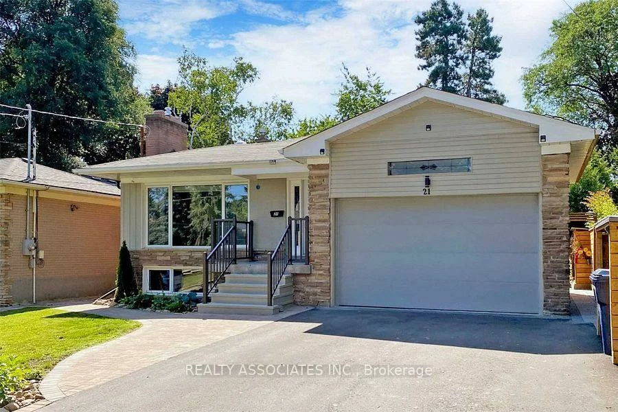 21, Burleigh Heights, Bayview Village, Toronto