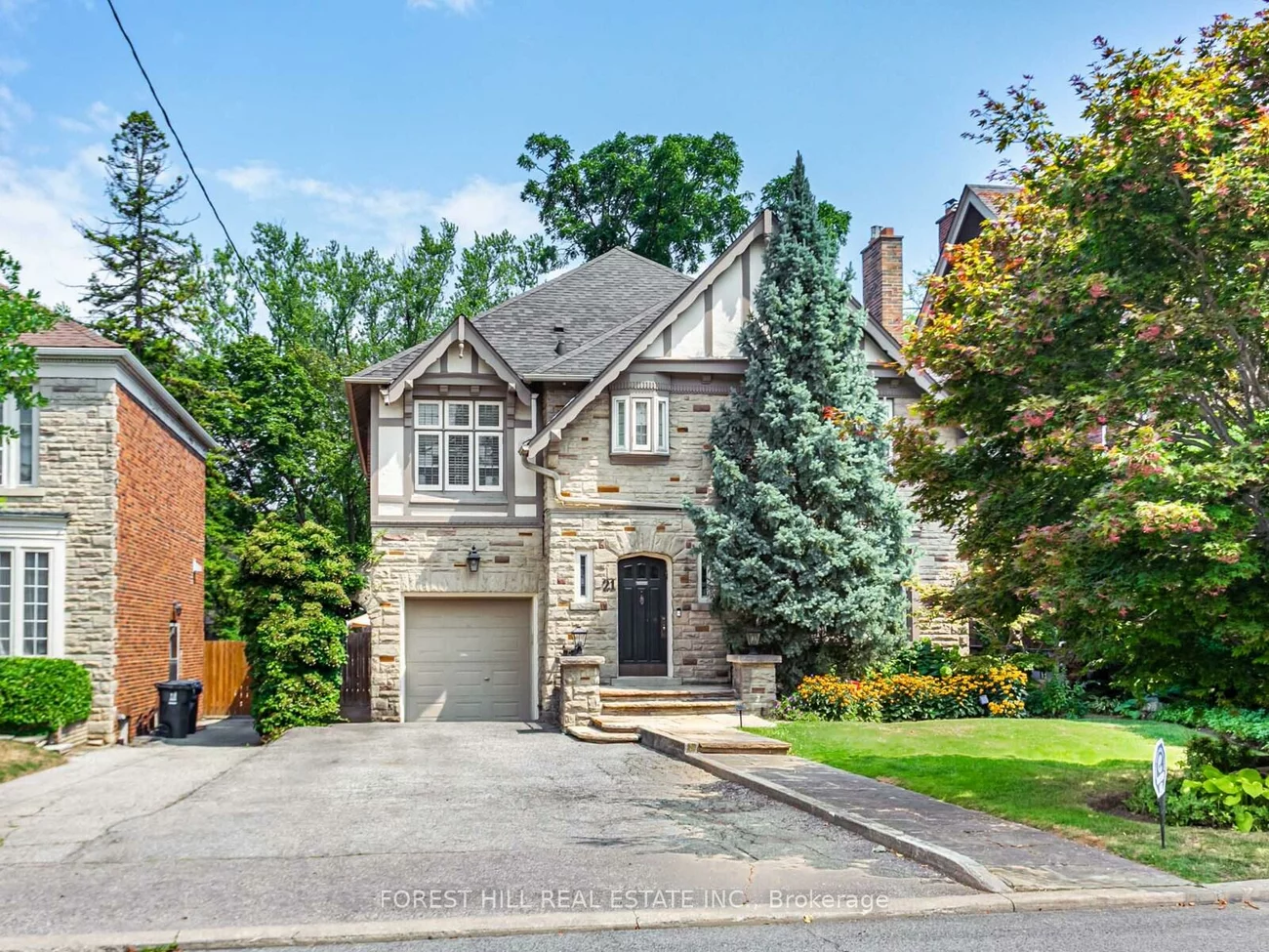 21, Gardiner, Forest Hill South, Toronto