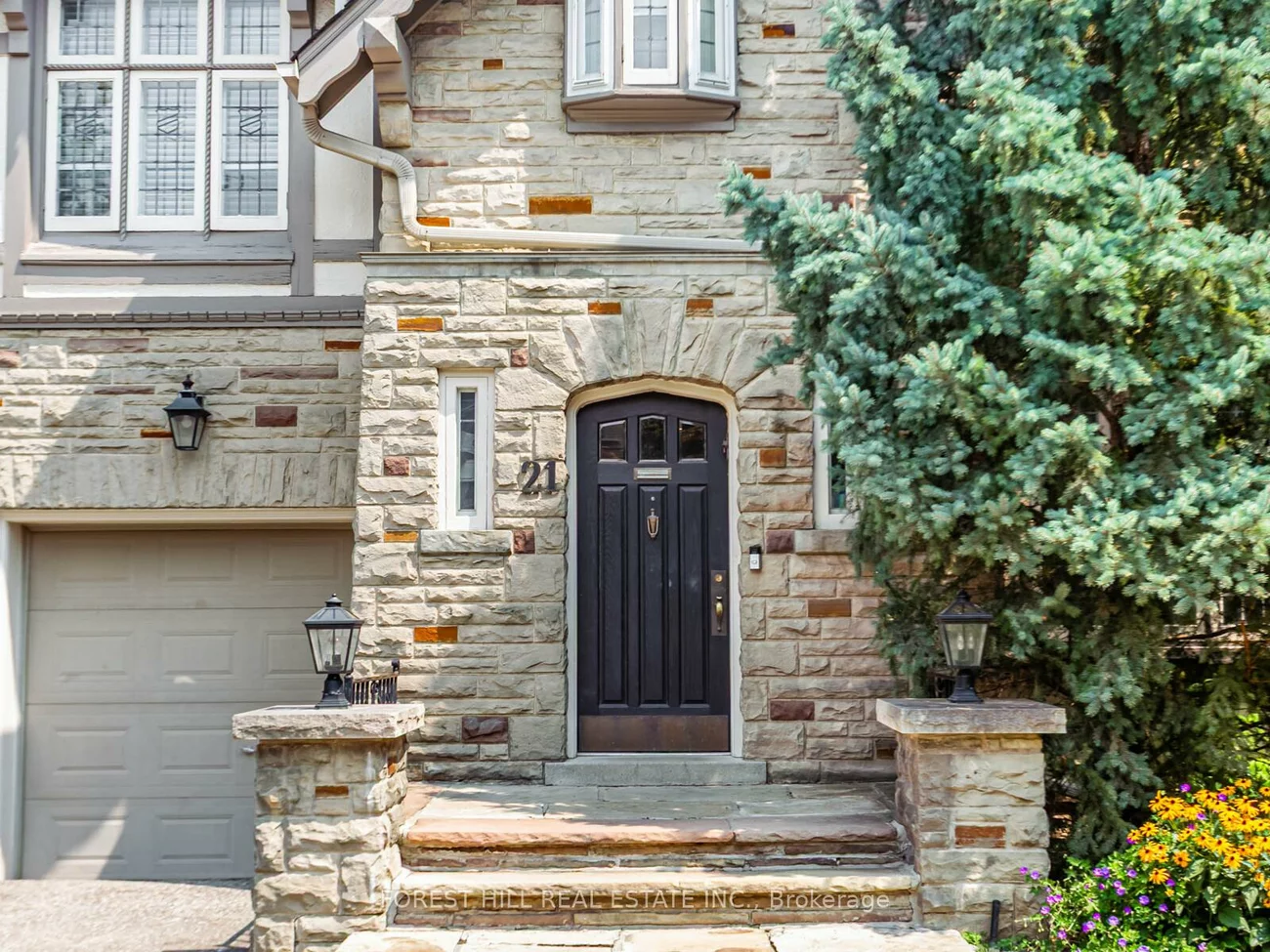 21, Gardiner, Forest Hill South, Toronto