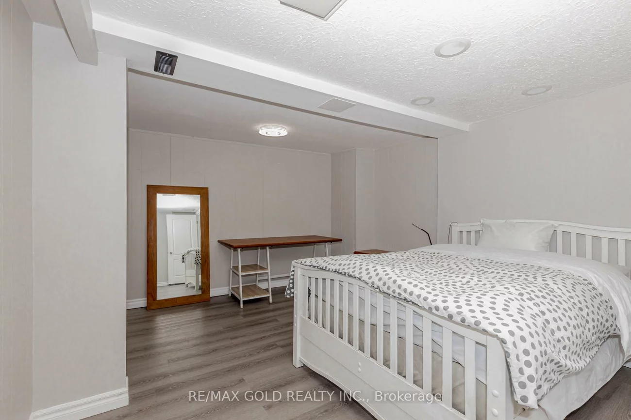 95, Fontainbleau, Newtonbrook West, Toronto