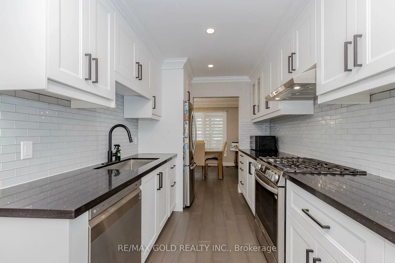 95, Fontainbleau, Newtonbrook West, Toronto