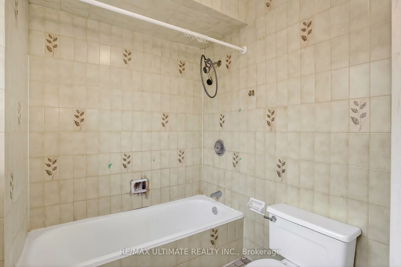 387, Keewatin, Mount Pleasant East, Toronto