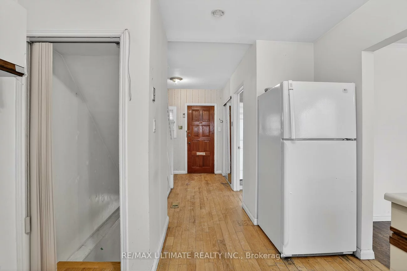 387, Keewatin, Mount Pleasant East, Toronto