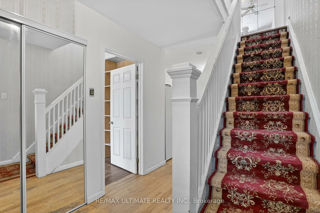 387, Keewatin, Mount Pleasant East, Toronto