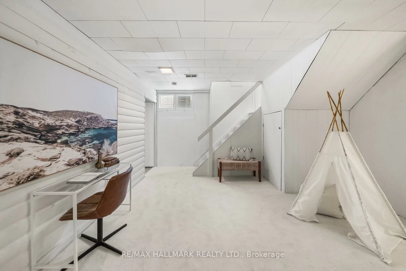 211, Newton, Newtonbrook East, Toronto