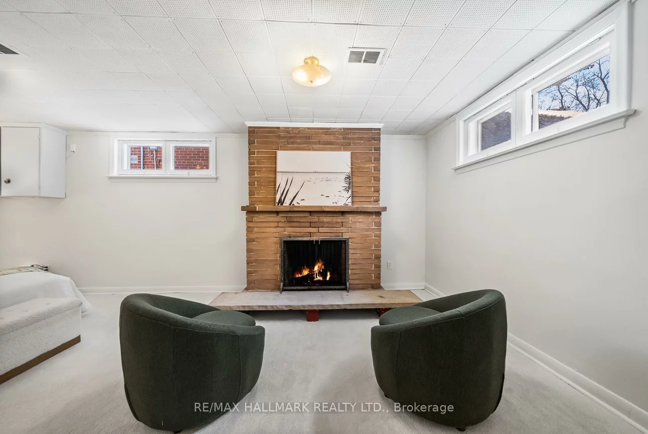 211, Newton, Newtonbrook East, Toronto