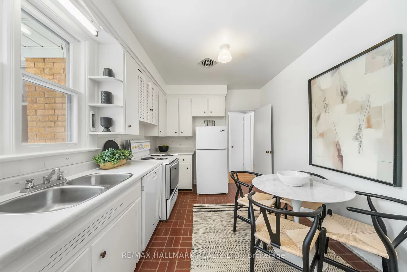 211, Newton, Newtonbrook East, Toronto