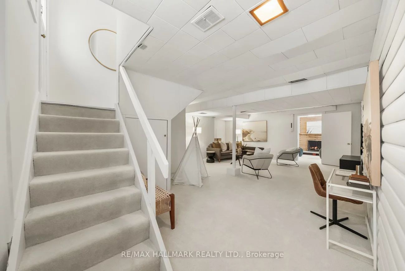 211, Newton, Newtonbrook East, Toronto